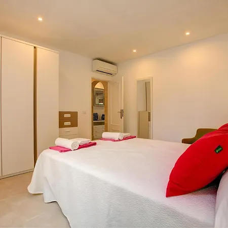 Villa Can Biel By Vintage Travel *